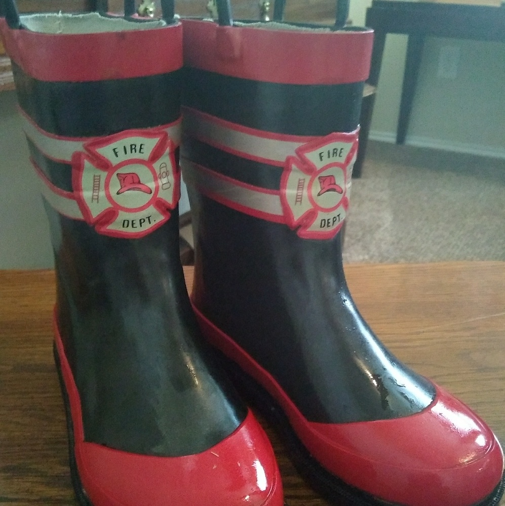 Boys rain boots